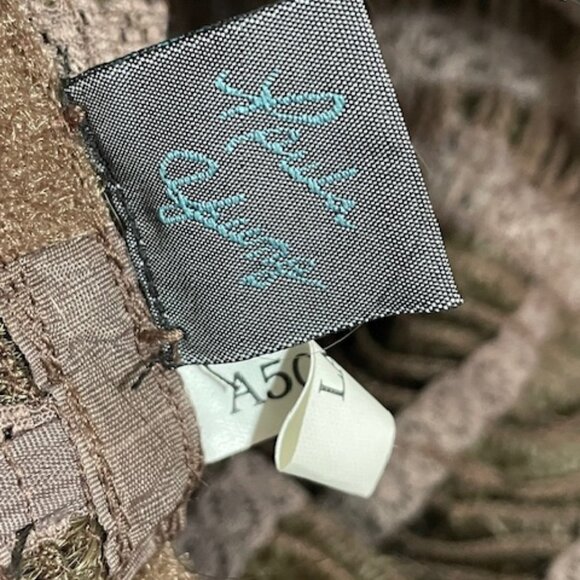 Paula Young layered brunette wig with in original box. - Picture 5 of 7